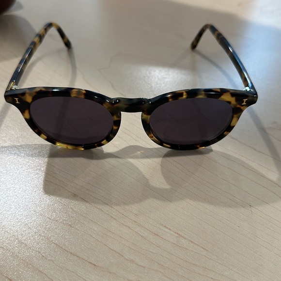Illesteva Sterling 2 Sunglasses in Tortoise/ Brown Flat - Picture 7 of 8
